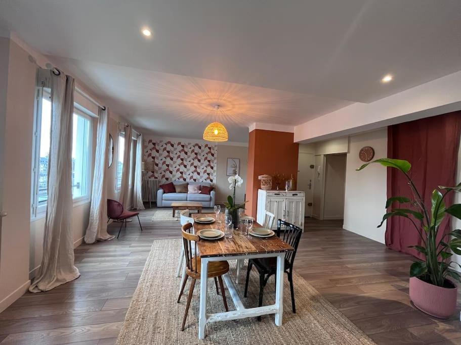 Le Saint Pierre Grand Duplex Hyper Centre, Port Caenアパートメント エクステリア 写真