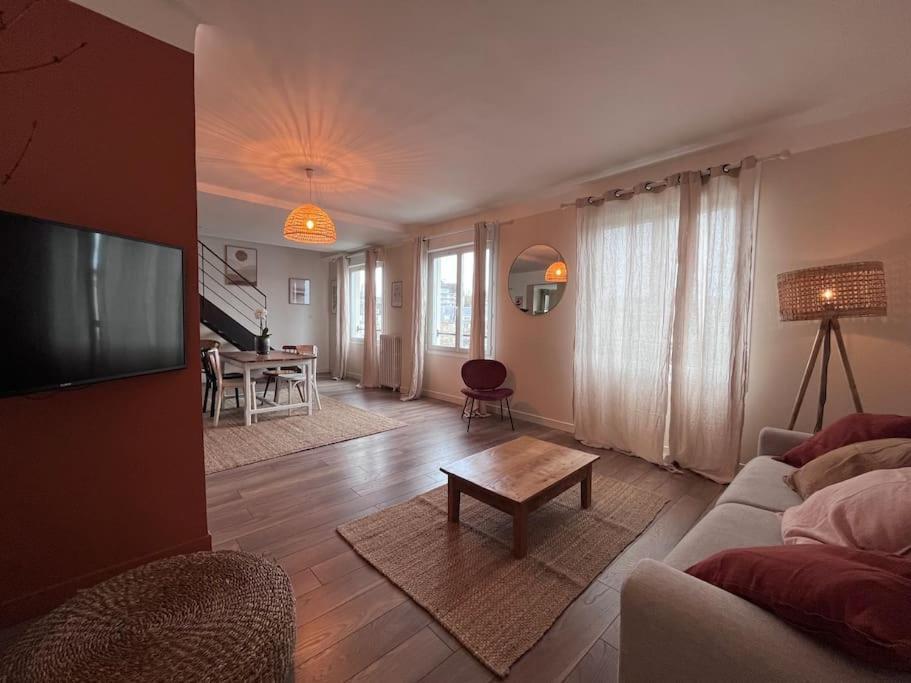 Le Saint Pierre Grand Duplex Hyper Centre, Port Caenアパートメント エクステリア 写真
