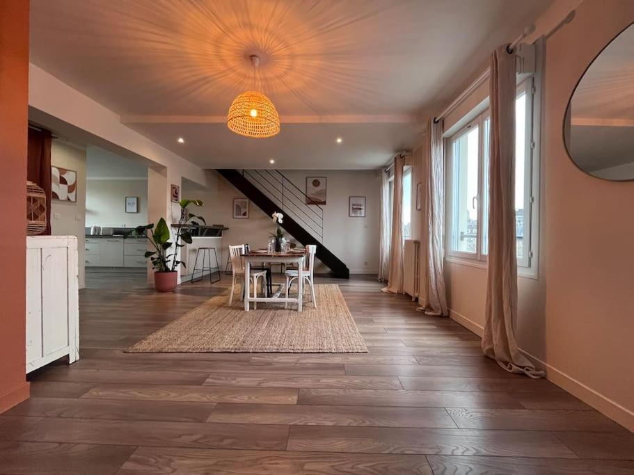 Le Saint Pierre Grand Duplex Hyper Centre, Port Caenアパートメント エクステリア 写真