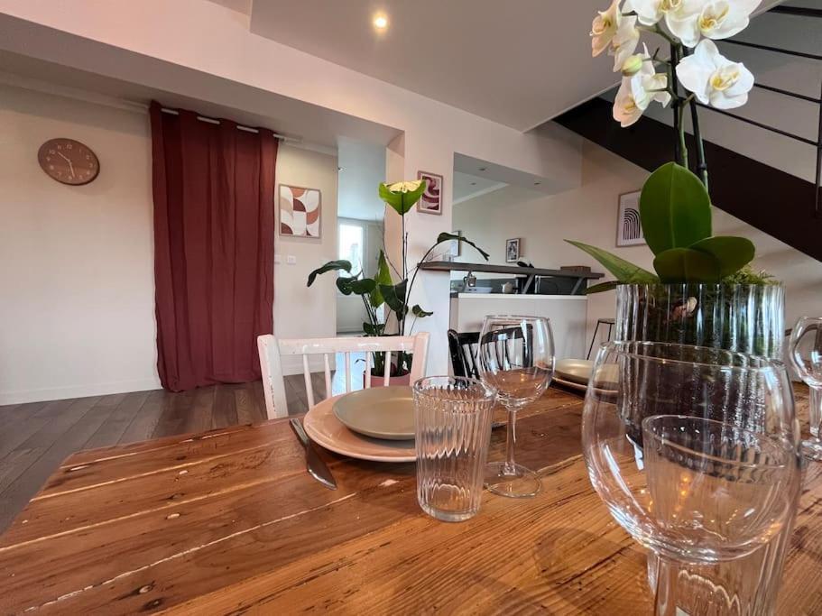 Le Saint Pierre Grand Duplex Hyper Centre, Port Caenアパートメント エクステリア 写真
